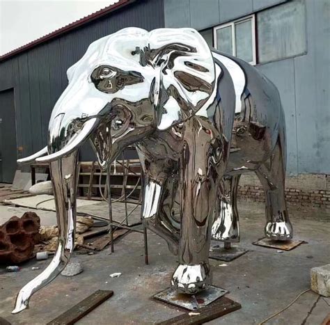 metal elephant